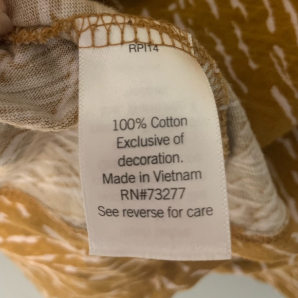 Women’s Nine West V-Neck Ruffle Sleeve Top Medium - Picture 5 of 5